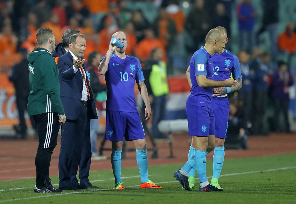 Penggemar taruhan olahraga menunggu apakah Danny Blind akan tetap menjadi manager tim nasional Belanda dalam pertandingan persahabatan melawan Itali yang akan datang