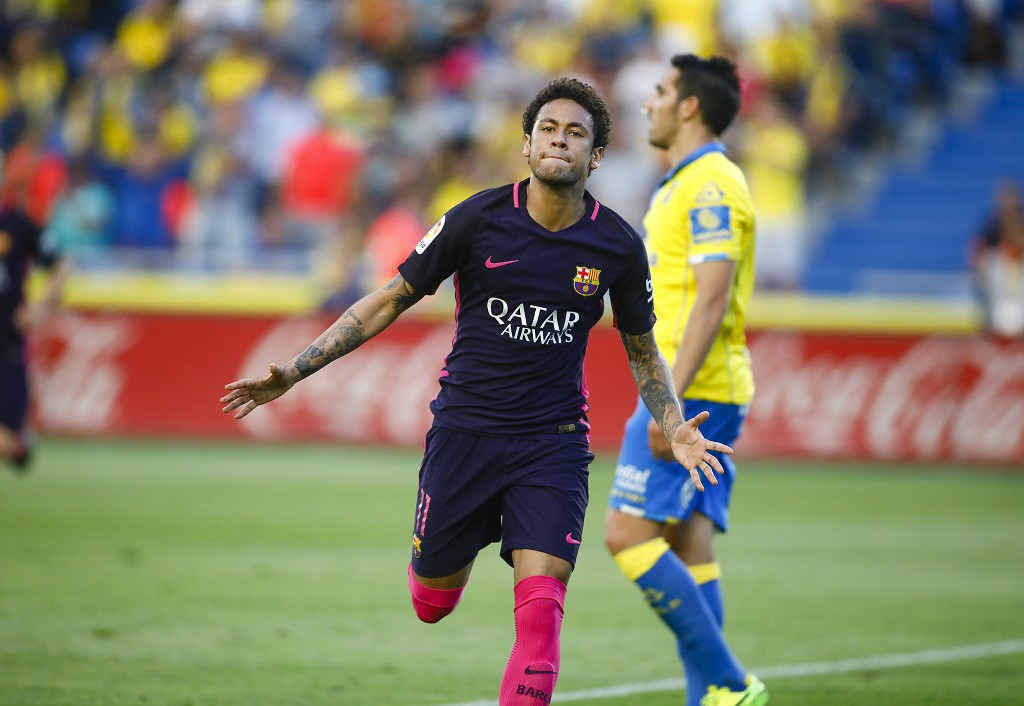 Neymar membuat taruhan langsung di La Liga memanas dengan penampilan gemilangnya bersama Barcelona ketika menghadapi Las Palmas