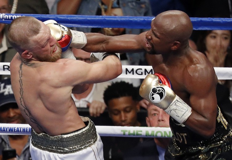 Floyd Mayweather Jr.'s online betting fans are thirlled as he defends his super welterweight title against Conor McGregor