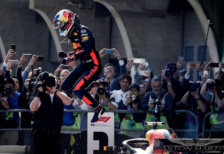 Daniel Ricciardo takes live betting to the next level as he delivered a masterclass in overtaking to win in Shanghai