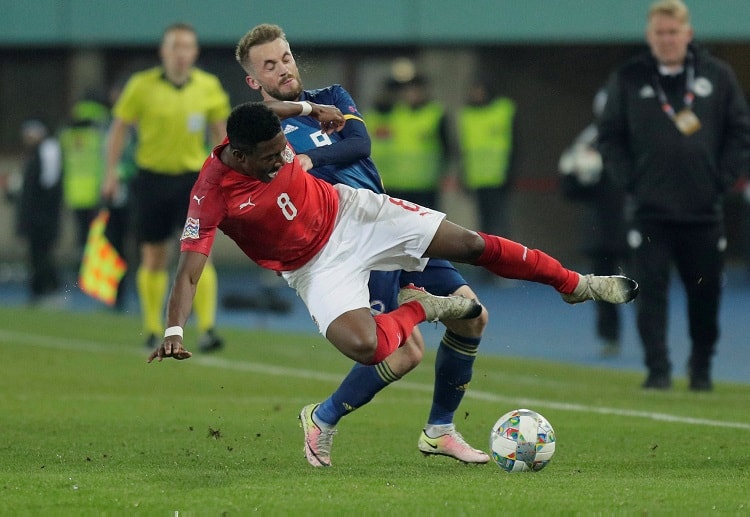 UEFA Nations League: Áo cũng có những pha tấn công của mình, khi Valentino Lazar có pha tấn công bằng chân trái