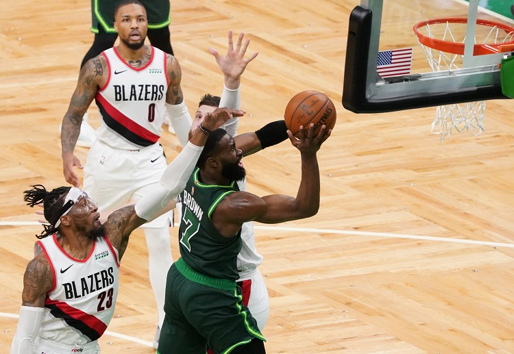 Soi kèo bóng rổ NBA 2021 Boston Celtics vs Miami Heat.