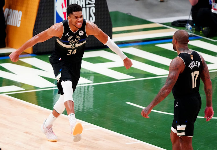 Giannis Antetokounmpo tỏa sáng rực rỡ tại game 6 NBA Finals.