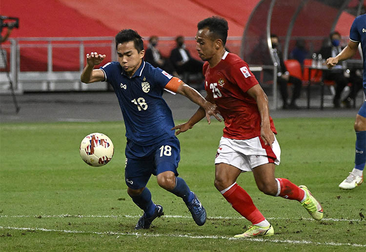 Chanathip Songkrasin membuat Thailand Unggul 1-0 di Piala AFF 2020.