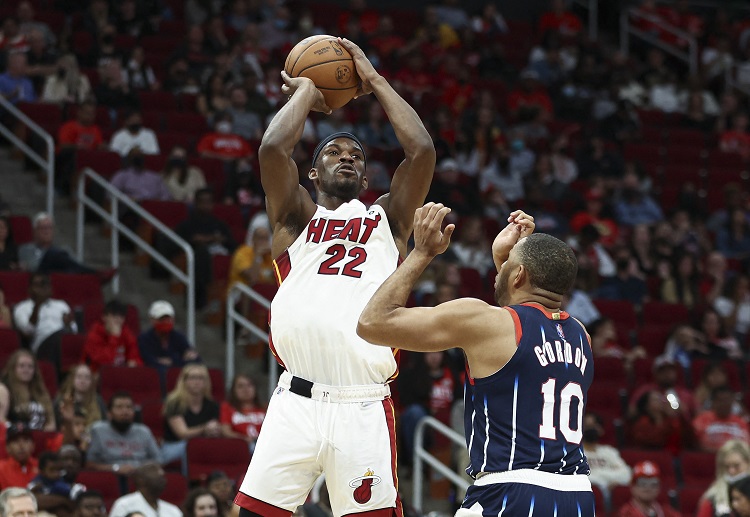 Jimmy Butler buat Miami Heat menang di NBA melawan Houston Rockets.