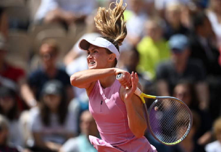 Aliaksandra Sasnovich đánh bại hạt giống Raducanu tại Roland Garros.