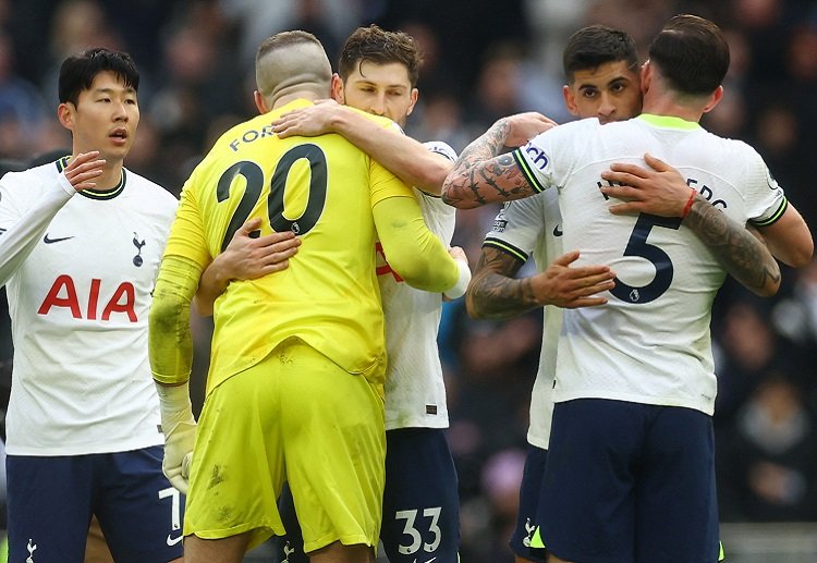 Premier League: khi hiệp 2 bắt đầu, Tottenham tăng tốc nhằm tìm kiếm bàn thắng.