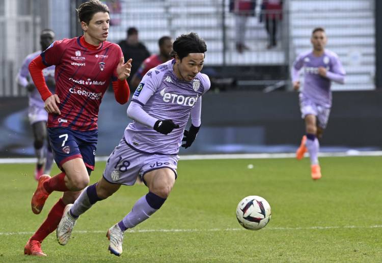 Sự mờ nhạt tại Ligue 1 đã khiến Minamino mất suất đá chính tại tuyển Nhật Bản