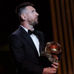足球 阿根廷队长梅西荣膺金球奖。
