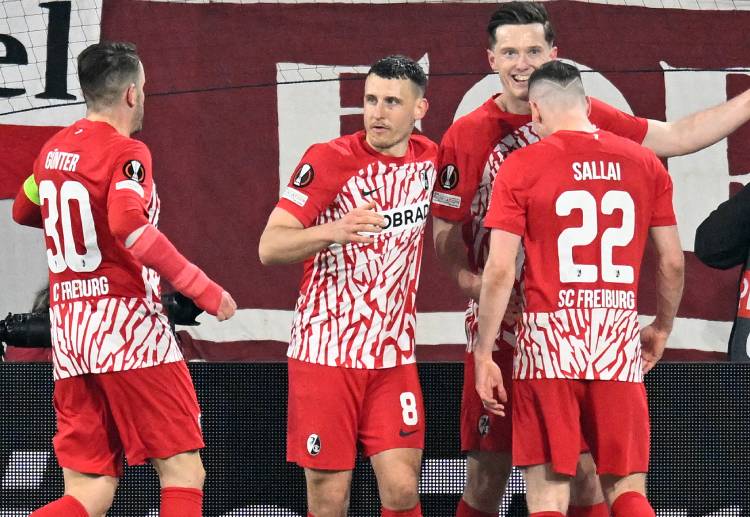 Europa League: Freiburg có bàn thắng ở những phút cuối