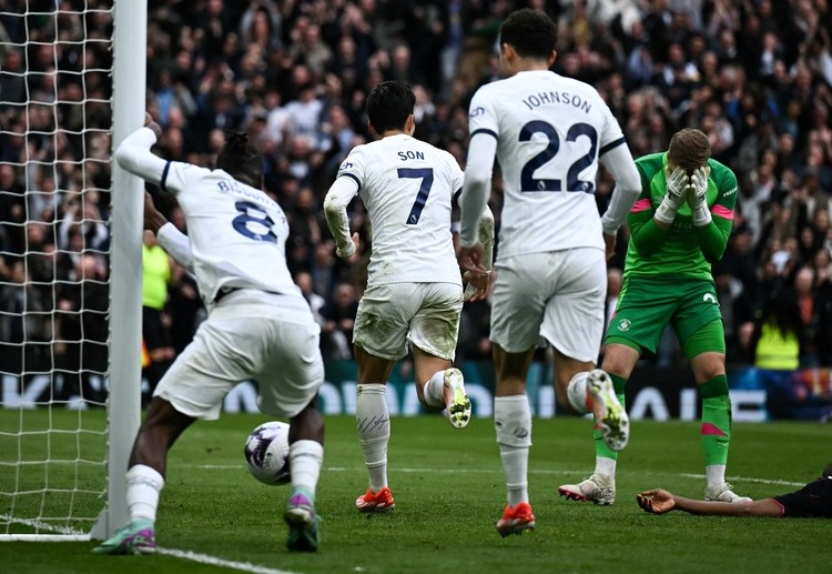 Tottenham tiếp tục bám đuổi Aston Villa trên BXH Premier League