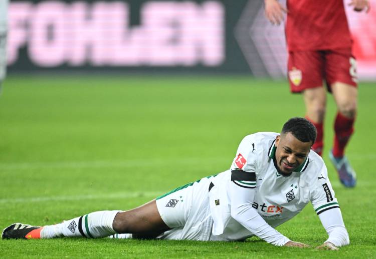 Alassane Pléa took a blow to his calf during their Bundesliga match in Wolfsburg