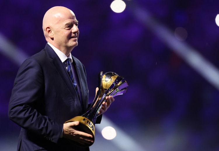 FIFA 회장 지안니 인판티노는 클럽 월드컵을 2025년부터 32개 팀으로 늘리는 계획을 세웠다.
