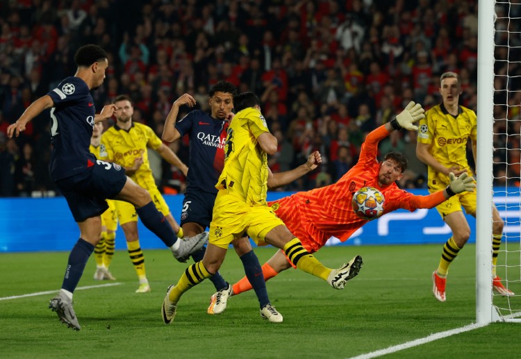 Paris Saint-Germain's Warren-Zaire-Emery missed an opportunity to score vs Borussia Dortmund in the Champions League